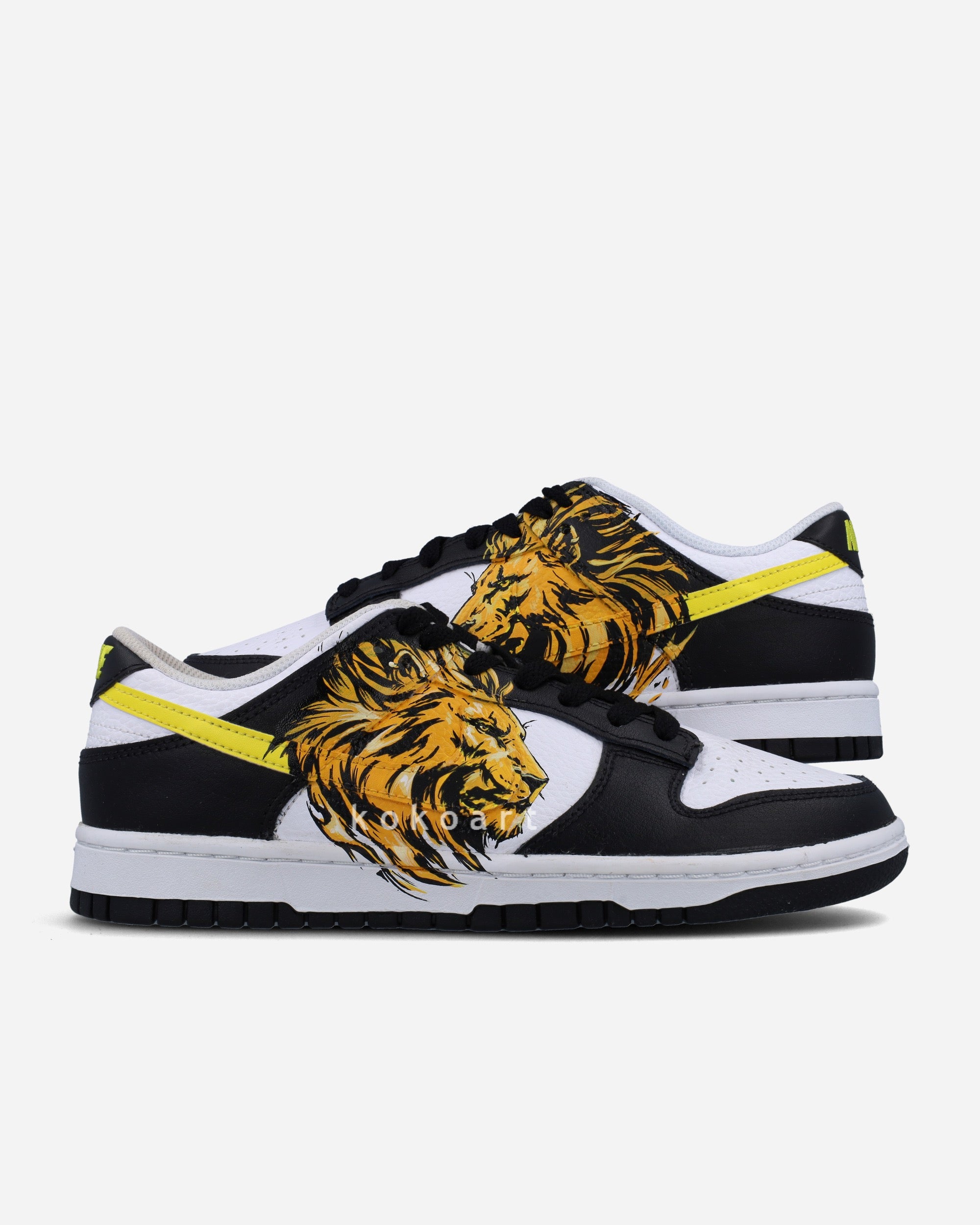 Dunk Hand Painted Lion