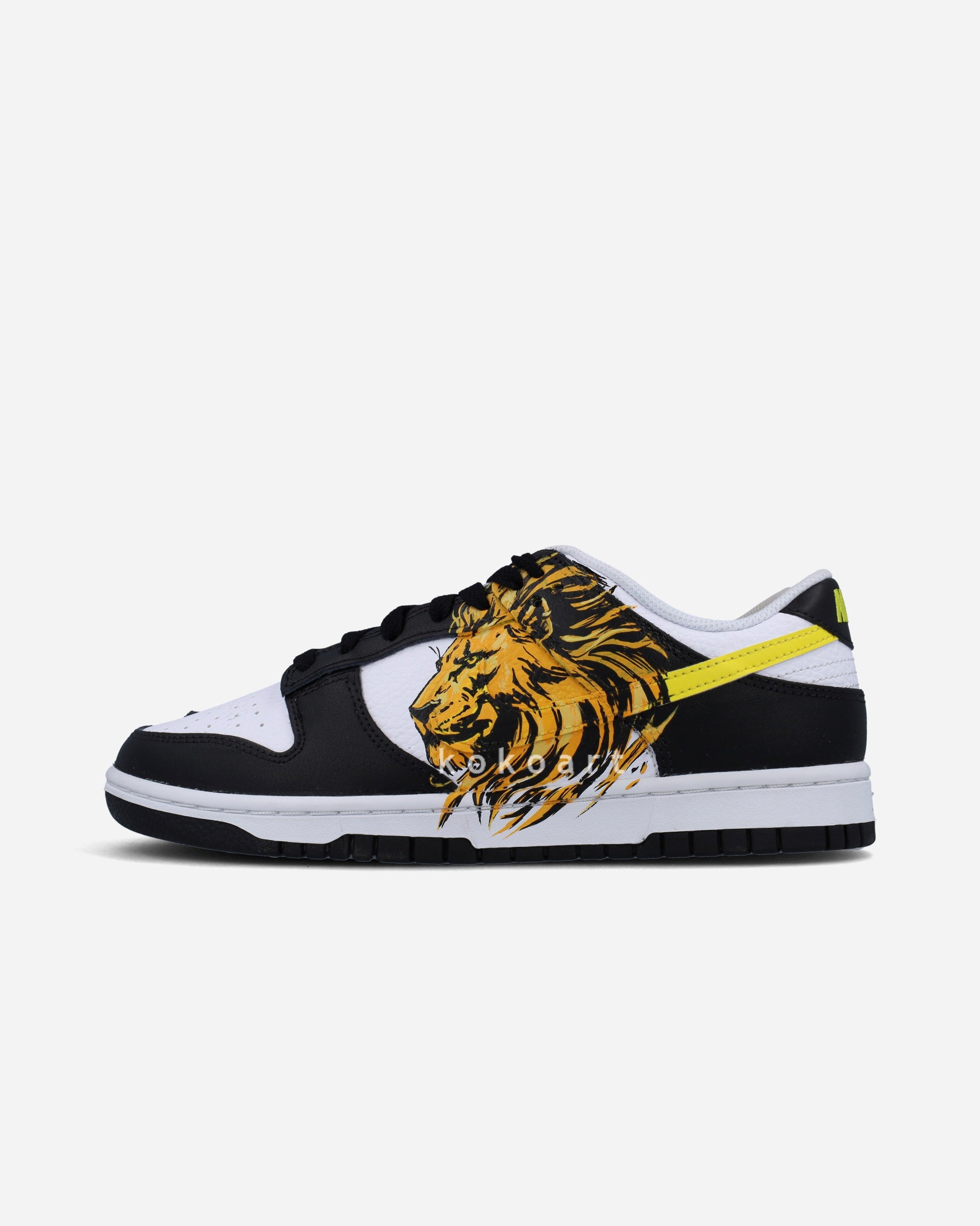 Dunk Hand Painted Lion
